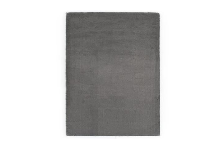 Teppe 140x200 cm kunstig kaninskinn mørkegrå - Grå - Tekstiler & tepper - Teppe & matte - Utendørs tepper - Plasttepper